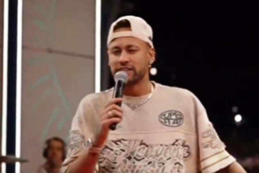 'Ajuda nóis, né', diz Neymar em recado a Ancelotti