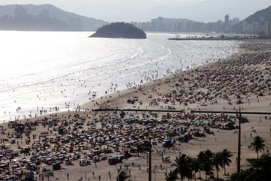 Mais de 3,5 milhões de turistas são esperados em Santos na temporada de verão