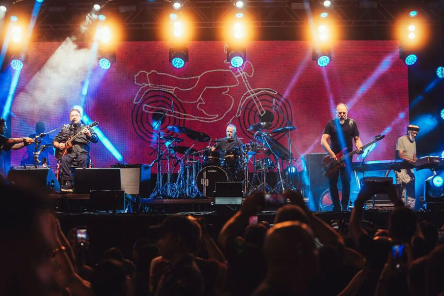 Cubatão celebra os grandes hits do Paralamas do Sucesso no pré-Réveillon