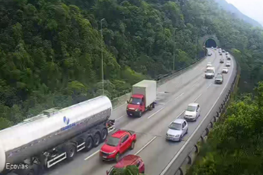 Rodovia dos Imigrantes e Anchieta registram congestionamento nesta segunda