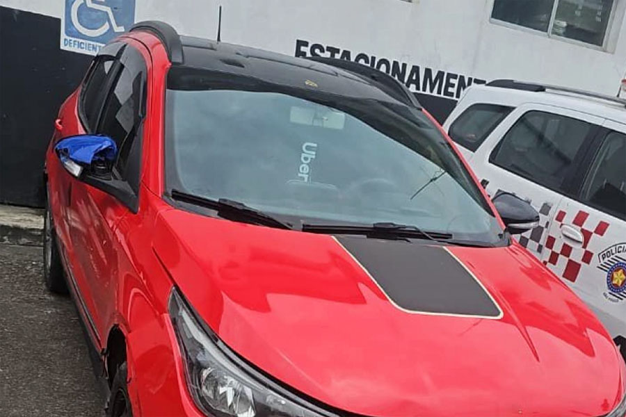 Dupla rouba carro e é presa após tentativa de fuga em São Vicente