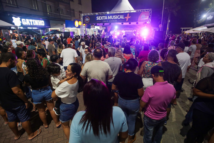 Praia Grande promove última edição do Sexta Musical do ano