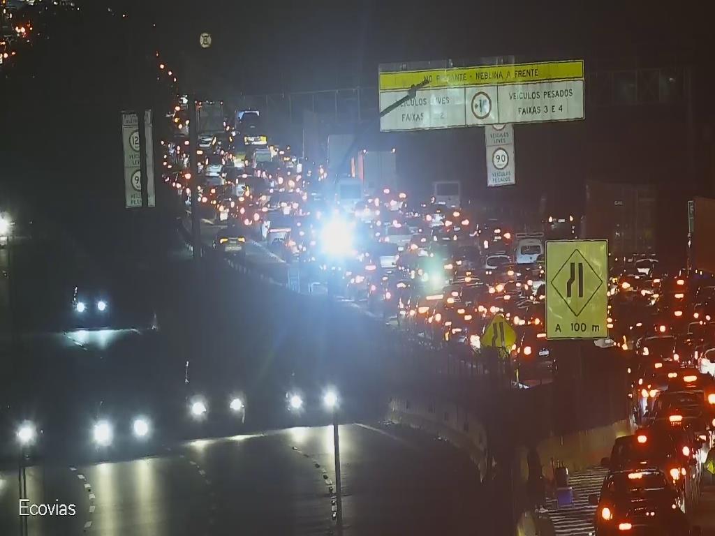 Última noite antes do Réveillon tem congestionamentos no Sistema Anchieta-Imigrantes