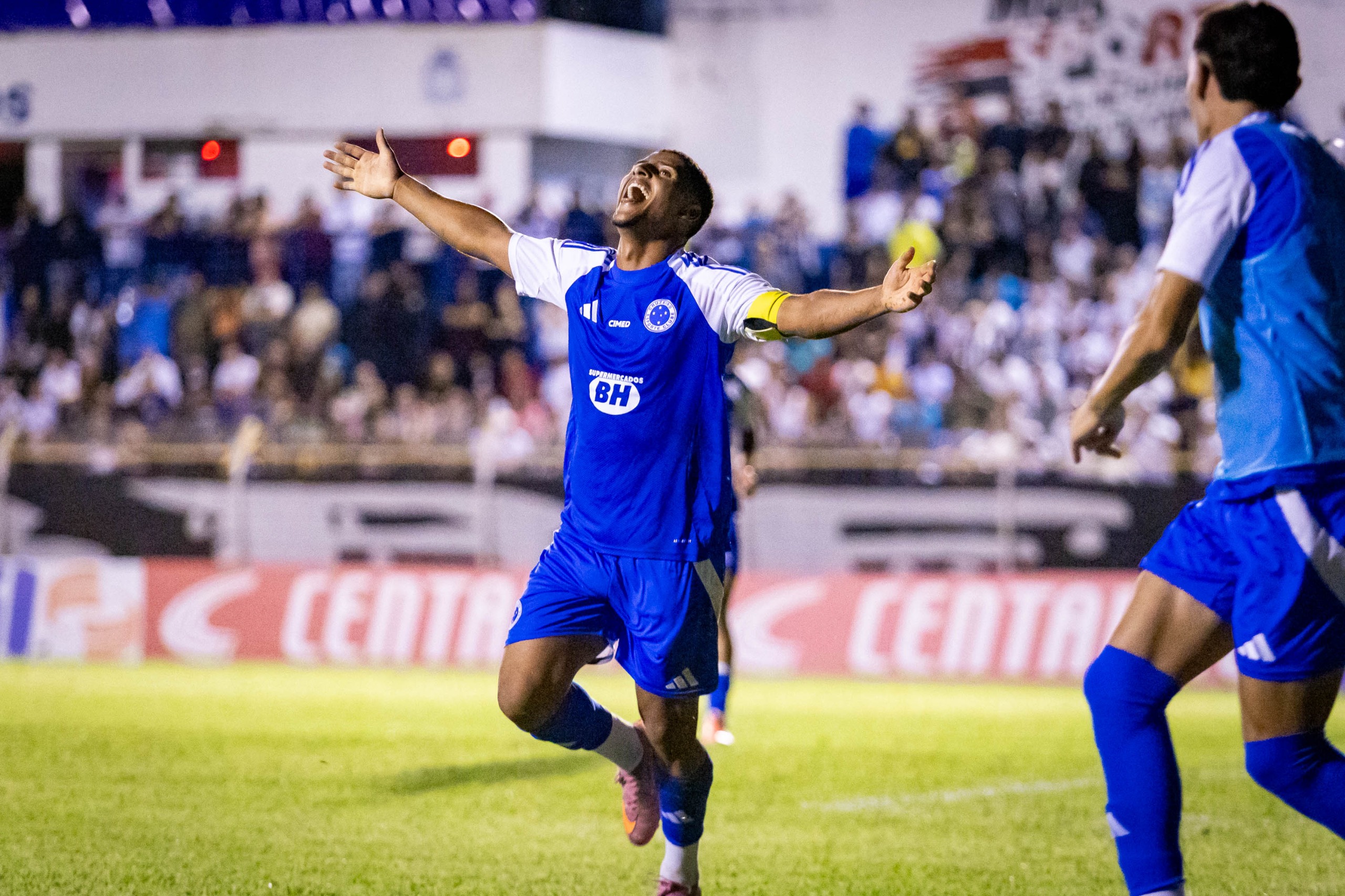 Cruzeiro vence o Santos em São Carlos e avança na Copinha