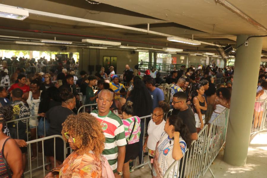 Ingressos para o desfile do Santos Carnaval 2026 são esgotados em menos de um dia