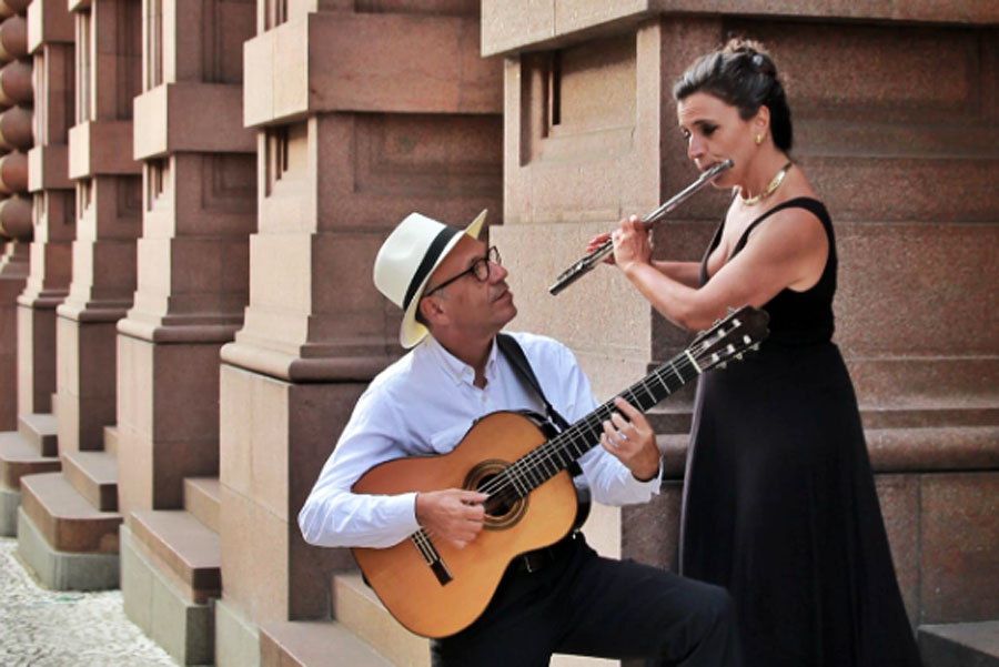 Chorinho no Aquário recebe o talento de Choro de Bolso e Rita Gottardi neste sábado