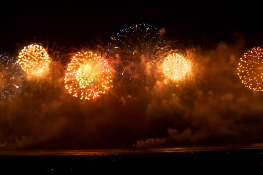 Réveillon 2026: Santa Cecília TV transmitiu ao vivo queima de fogos em Santos