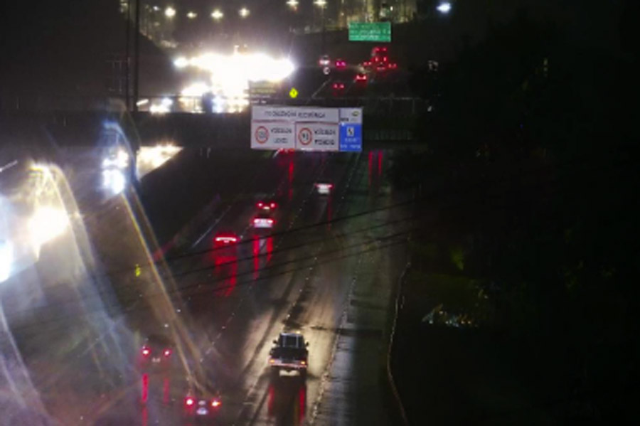 Motoristas encontram tráfego lento na Rodovia dos Imigrantes na primeira noite do ano