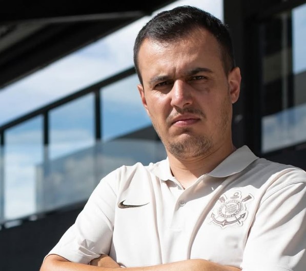 Técnico do Corinthians diz que estrangeiras não devem jogar a Champions Cup