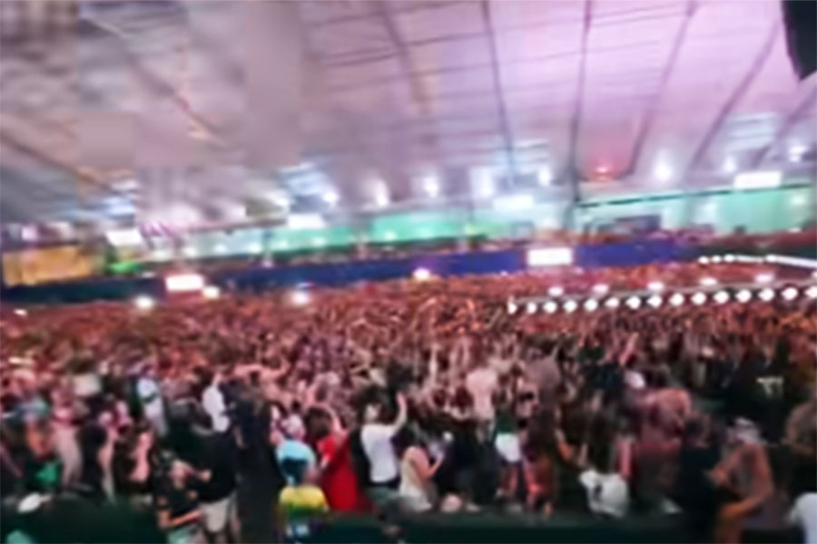 Policial militar atira no meio do público durante show de dupla sertaneja em Praia Grande