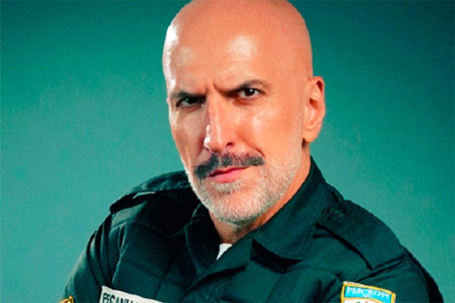 Show do Tenente Peçanha, interpretado por Antonio Tabet, é adiado em Santos