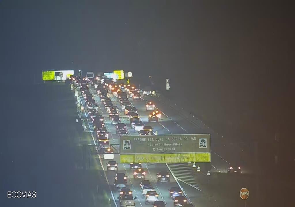 Sistema Anchieta-Imigrantes soma 35 km de congestionamento rumo ao litoral