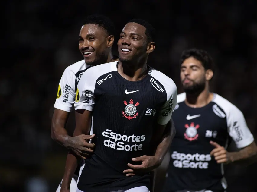 Corinthians fecha novo máster sem luvas, mas com pagamento flexível