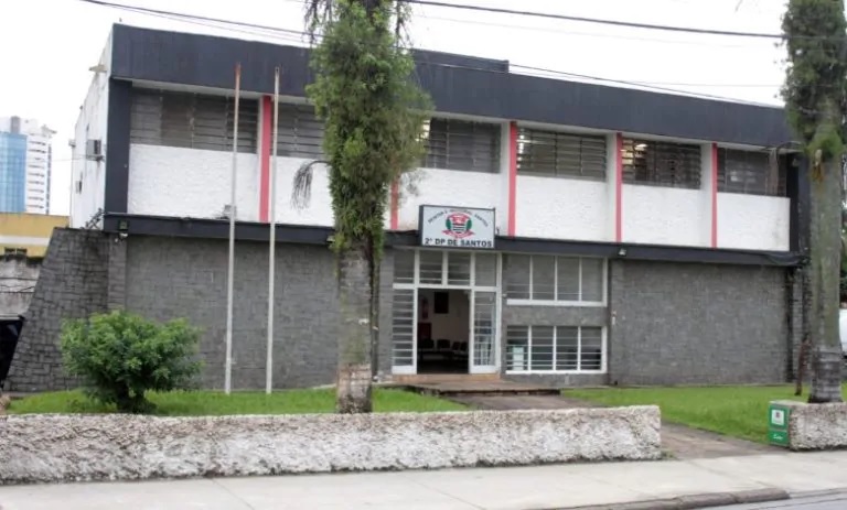 Homem é preso após fugir da PM e confessar envolvimento com tráfico em Santos