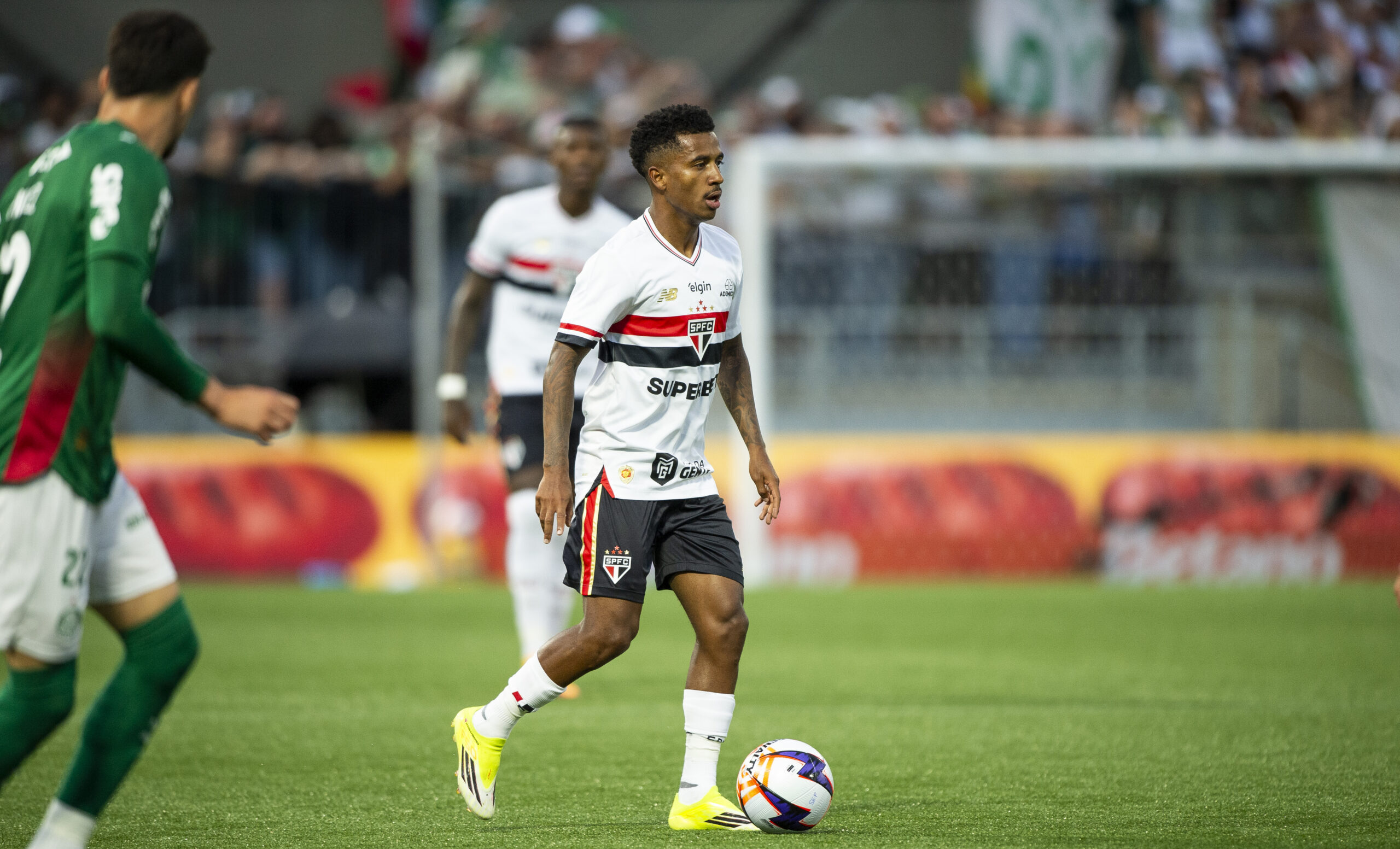 Marcos Antônio acerta renovação de contrato com o São Paulo