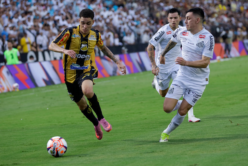 Santos é eliminado do Paulista após levar gol do Novorizontino na última jogada