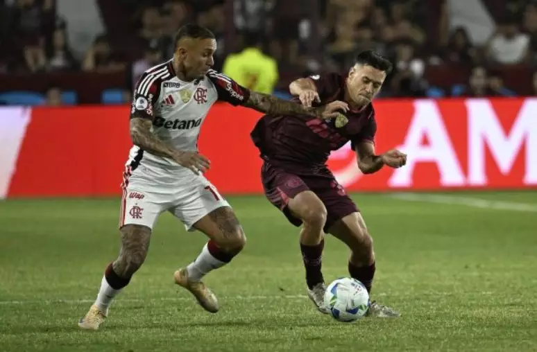 Flamengo perde para o Lanús na ida da Recopa, e impedimentos evitam o pior
