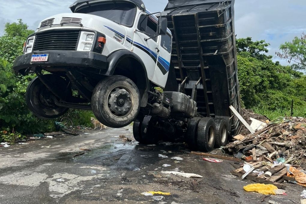 Descarte irregular é flagrado em São Vicente e responsável recebe multa de R$ 2,7 mil