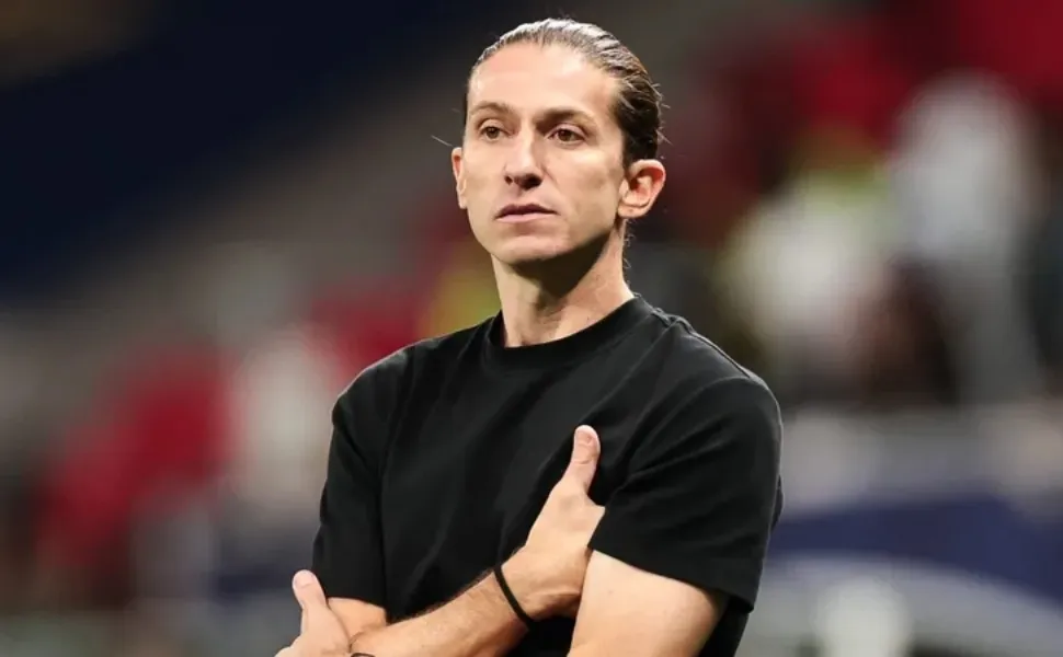 Filipe Luís chama de 'caso isolado' suposto ataque racista de argentino contra Vini Jr.