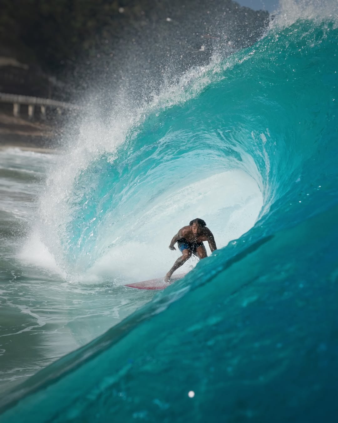 Quem é o surfista apoiado por L7 e Scooby que pode brilhar na elite mundial