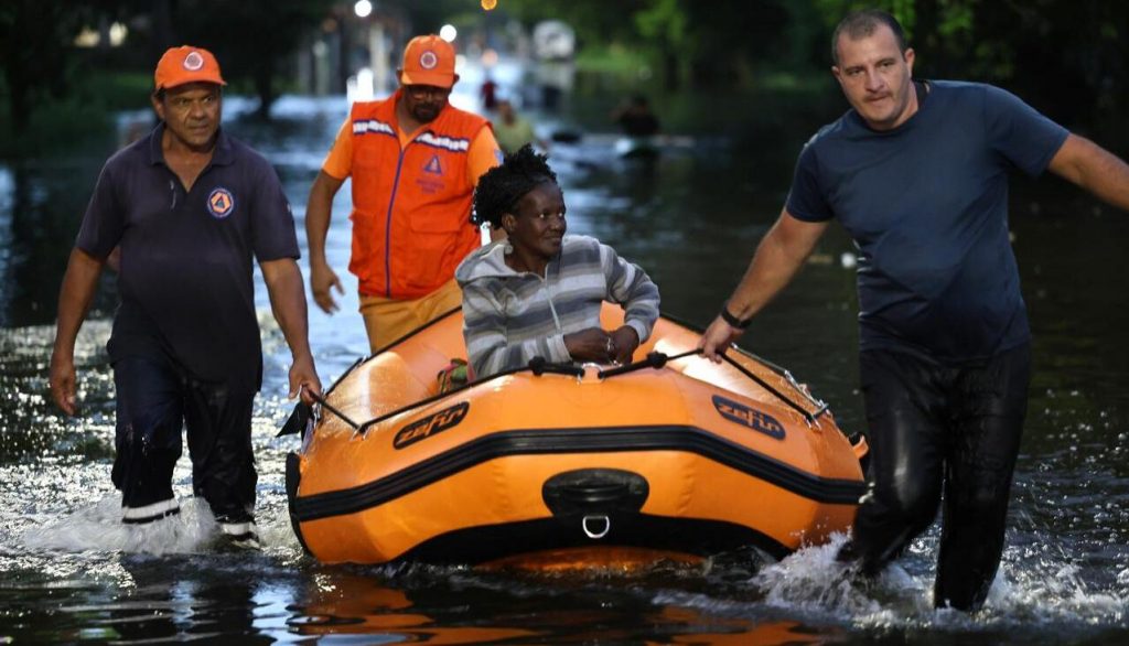 Peruíbe decreta situação de emergência após chuvas históricas e suspende aulas na rede municipal