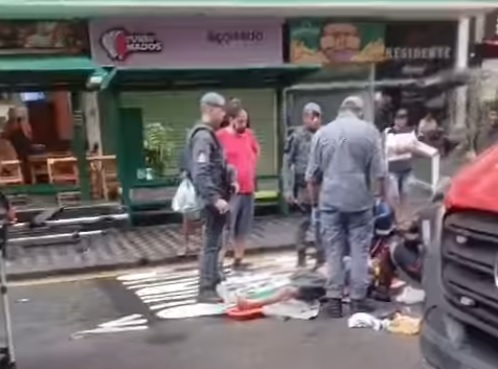 Colisão entre carro e moto na Av. Conselheiro Nébias termina sem perícia; motociclista não tinha CNH