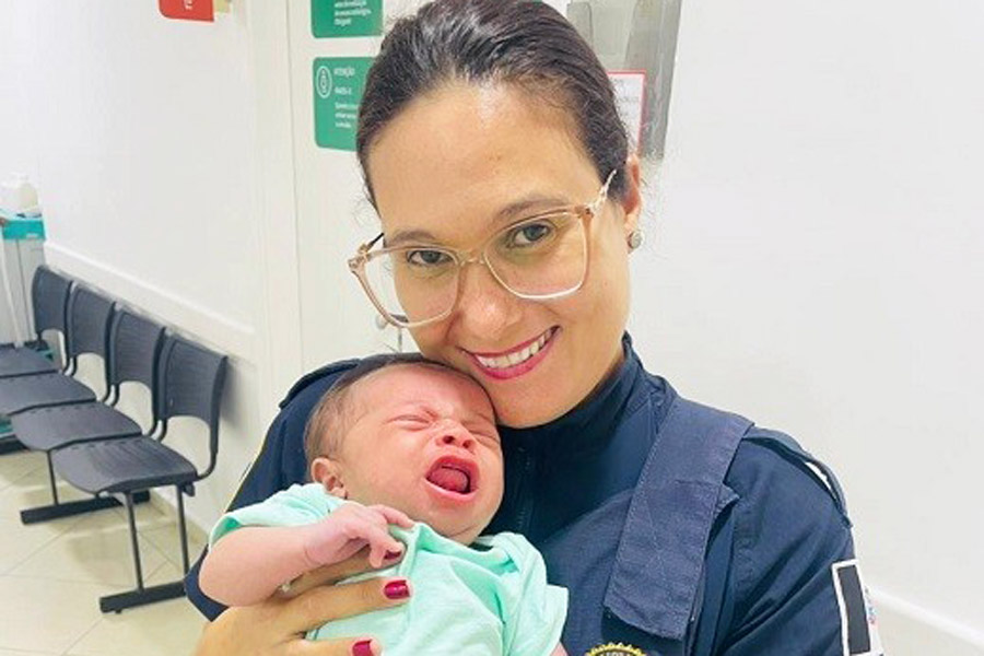 Bebê de apenas 30 dias se engasga e é salva por guardas civis em Praia Grande