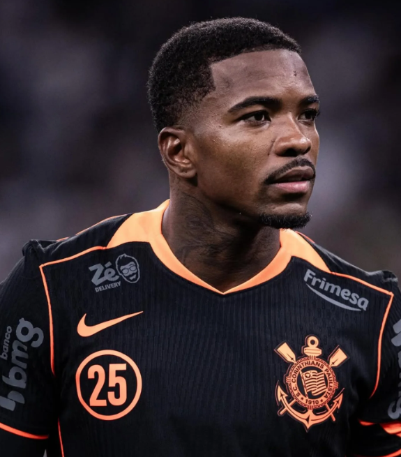 Corinthians dá aval, e Athletico negocia salário para empréstimo de Cacá