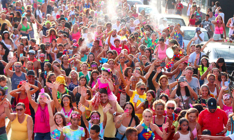 Orla do Centro de Itanhaém recebe desfiles de escolas de samba e blocos a partir deste sábado