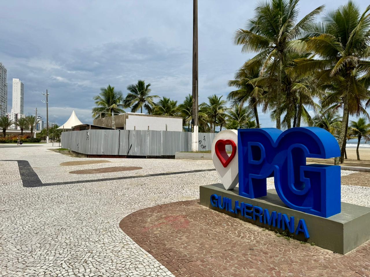 Praia Grande constrói novos banheiros na orla da Guilhermina e do Canto do Forte