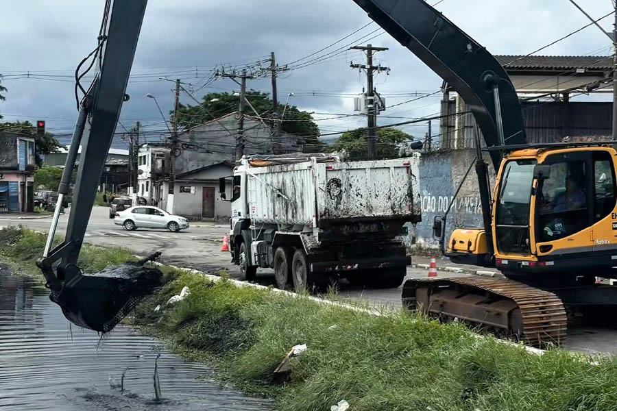 Programa estadual vai fazer desassoreamento de canais em São Vicente