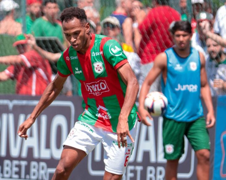 Lateral valoriza semana de treinos e projeta reação da Briosa em casa