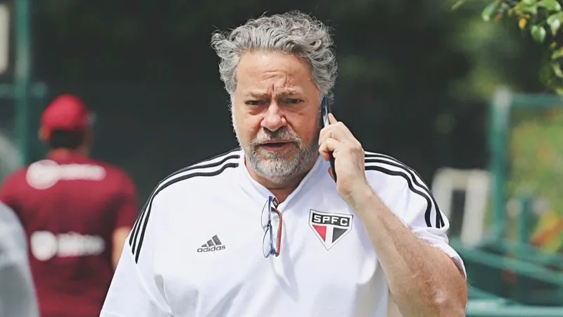 São Paulo endurece regras internas após caso de camarote e saída de Casares