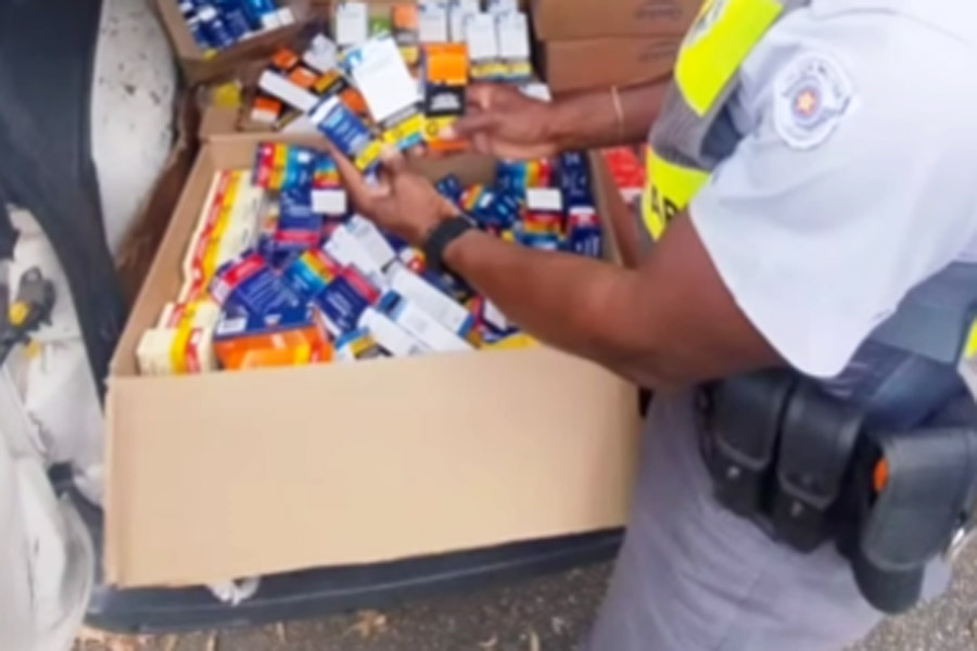 Carga de mil frascos de medicamentos ilegais é apreendida na Rodovia Anchieta; VÍDEO