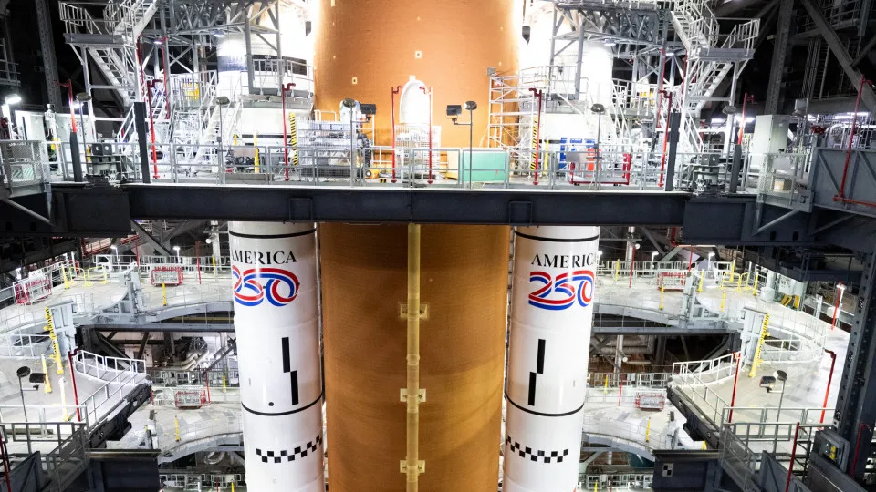 Nasa faz ensaio para lançamento da Artemis 2, que viajará às imediações da Lua