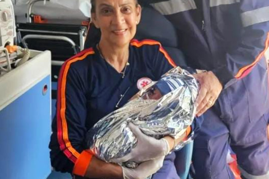 Equipe do Samu ajuda em nascimento de bebê dentro de casa em Guarujá