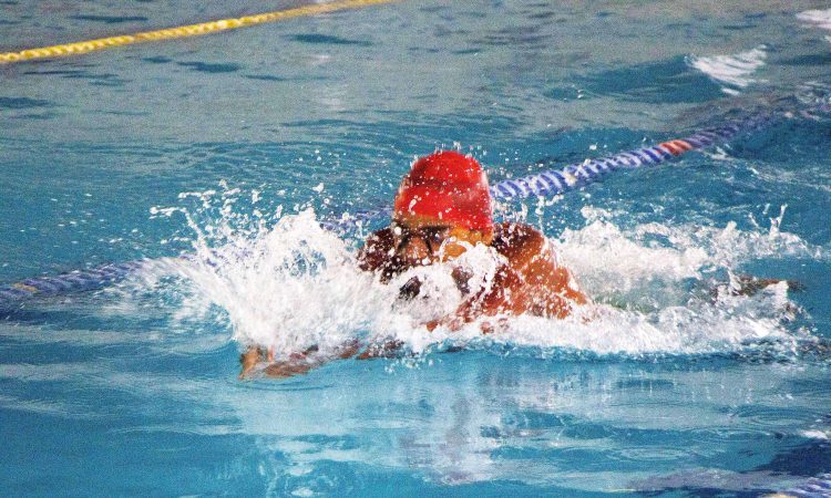 Complexo aquático em Itanhaém abre 437 vagas de natação nesta segunda