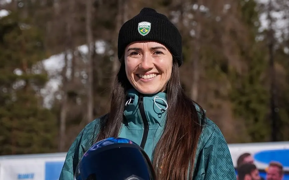 Nicole Silveira fica no top 11 no skeleton em Milão-Cortina