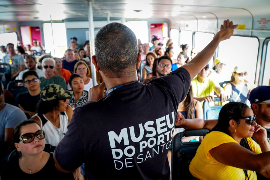 Museu do Porto de Santos promove passeio de barco em comemoração ao Dia da Mulher