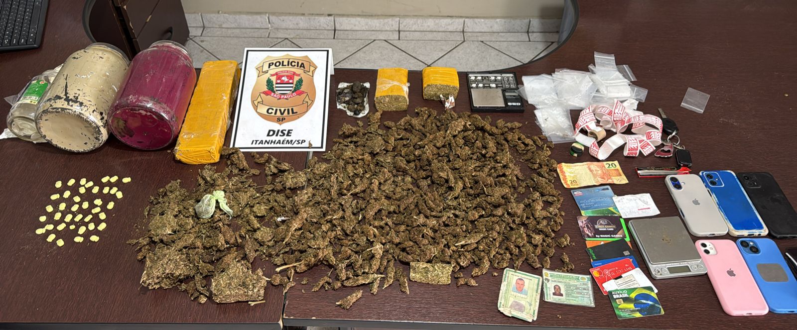 Perseguição termina com prisão de dupla e apreensão de drogas em Itanhaém