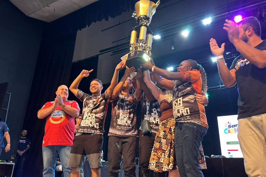 Unidos da Zona Noroeste e Sangue Jovem conquistam acesso para elite do Carnaval de Santos