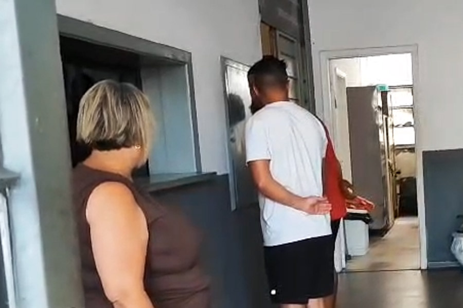 Suspeito fez ameaças contra mulher após espancá-la em elevador: 