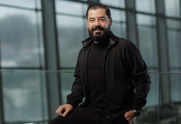 Tecnologia se escala e relacionamento se constrói