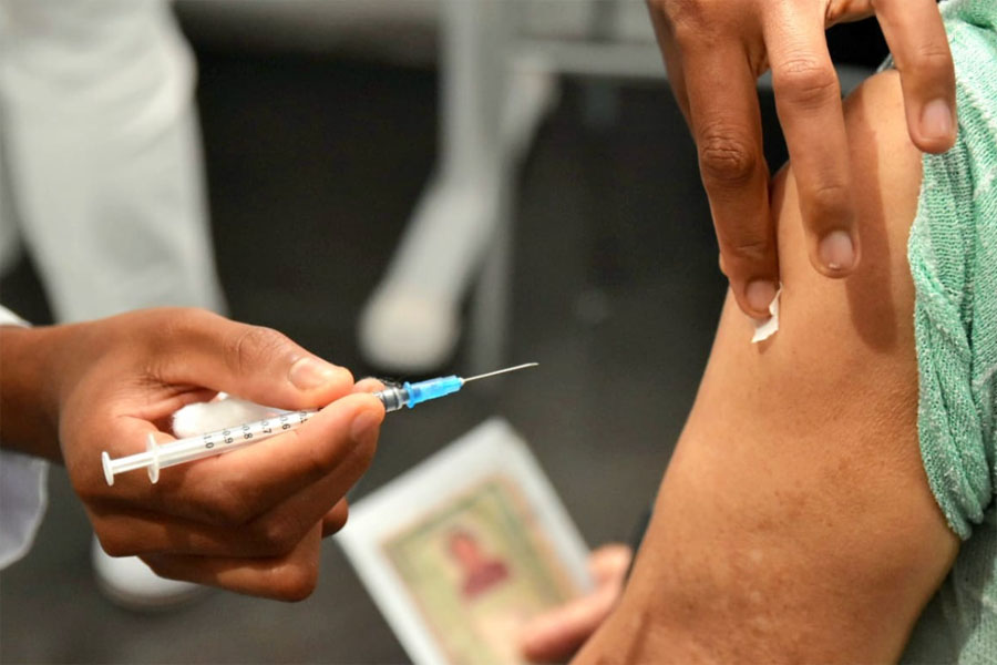 Lula inicia vacinação contra dengue com imunizante nacional Butantan-DV