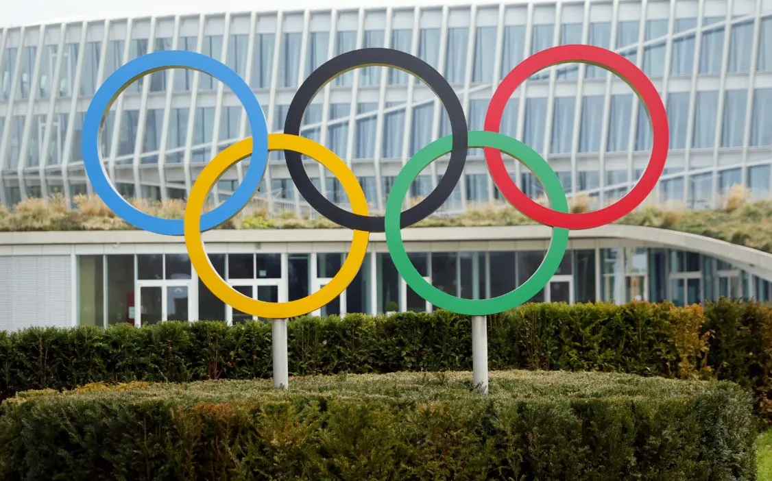 COI proíbe atletas trans de disputarem categoria feminina nas Olimpíadas