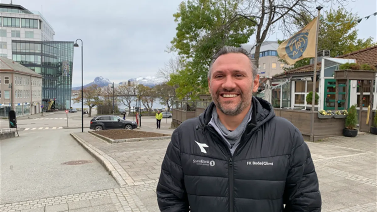 No norte da Noruega, técnico brasileiro forja atacantes para sensação da Champions