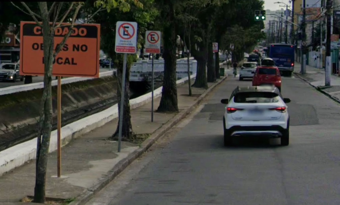 Obras da Sabesp interditam trecho do canal 2 e alteram trânsito e linhas de ônibus em Santos