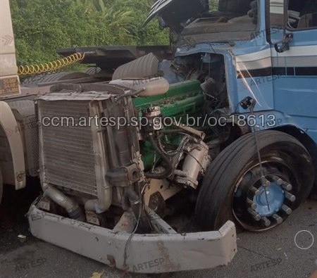Colisão entre carretas causa congestionamento de até 15 km em acesso à Cônego Domênico Rangoni