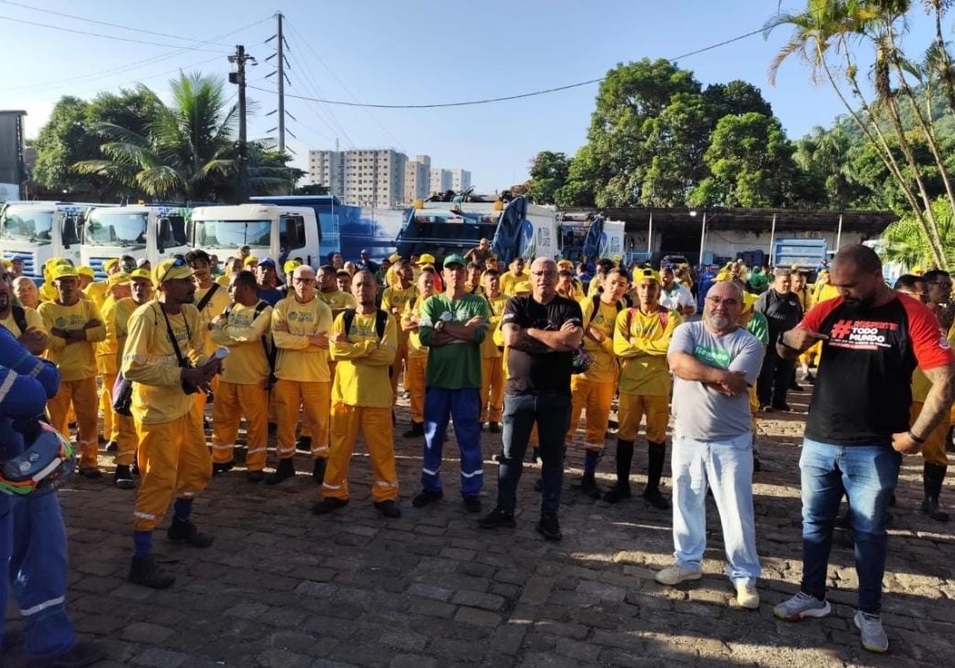 Justiça determina mínimo de 70% do efetivo em caso de continuidade da paralisação da limpeza urbana na Baixada