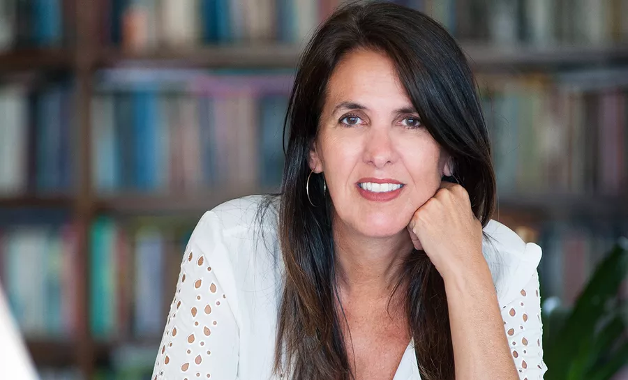 Martha Medeiros abre escola de arte para valorizar trabalho de artesãos